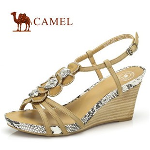 Camel骆驼 真皮 1074601 时尚坡跟女款凉鞋 露趾花朵低帮凉鞋