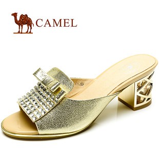 Camel骆驼 2013新品 时尚百搭水钻透明粗跟女拖鞋81088601
